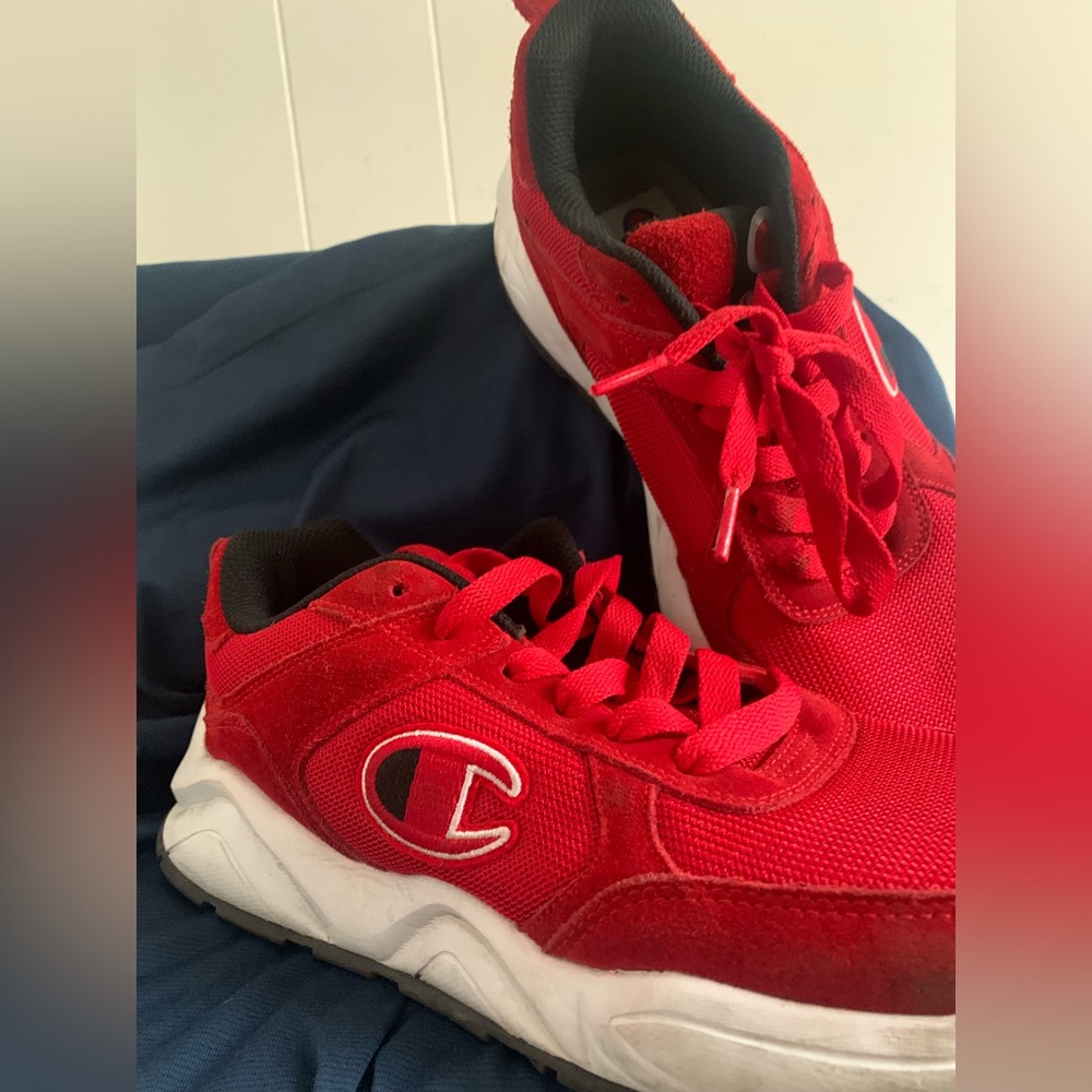 Champion Shoes Mens Size 8 
Low Red Lace